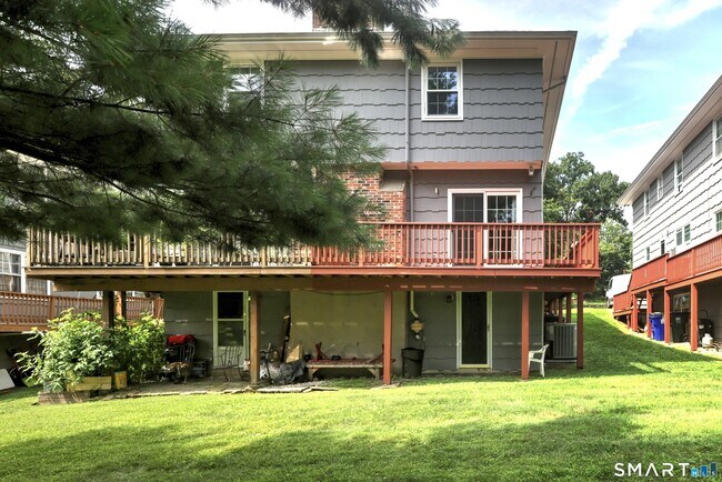 Building Photo - 82 Sunrise Ave