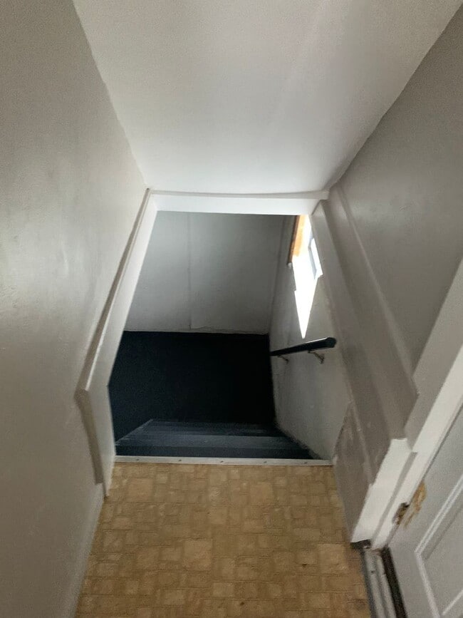 Building Photo - Madison Rental
