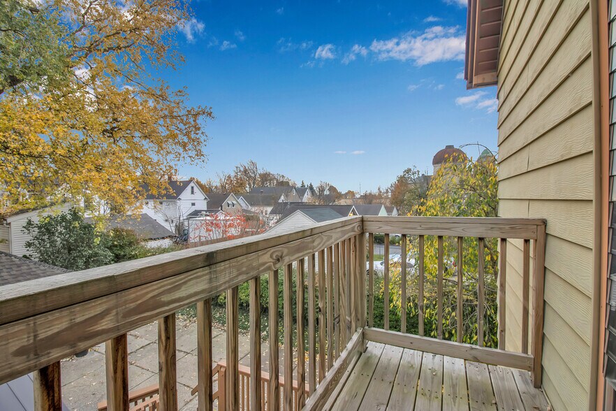 Building Photo - 79 Ideal St