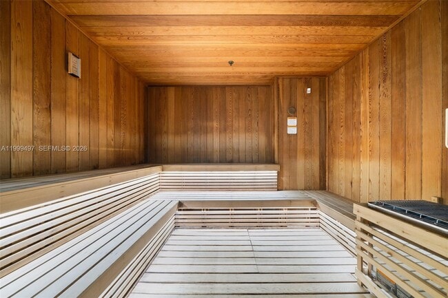 Building Photo - 1010 Brickell Ave