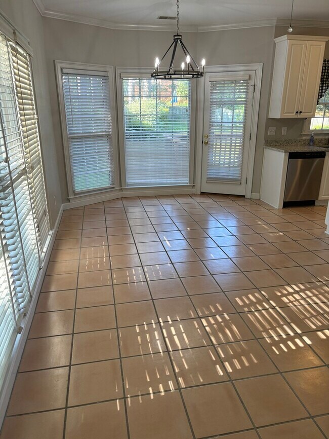 Building Photo - 279 Sandstone Rd