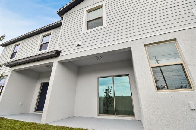 Building Photo - 8221 Cor Pne Wy