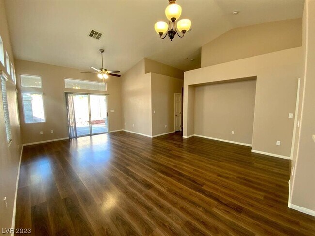 Building Photo - 9726 Coffee Ave