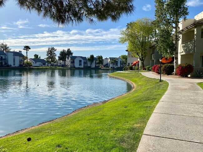 Building Photo - Ground Floor 1 Bedroom 1 Bathroom in Lakeshore @ Anderson Springs