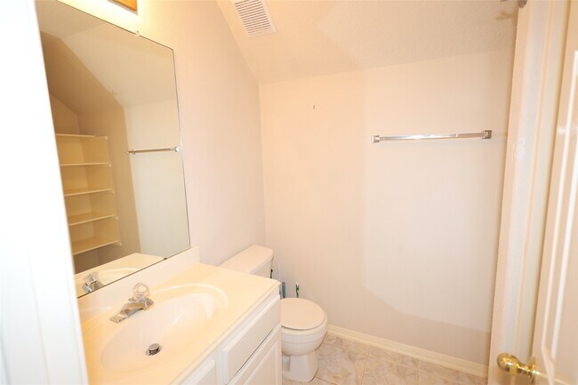 Building Photo - 4810 Zachary Ln