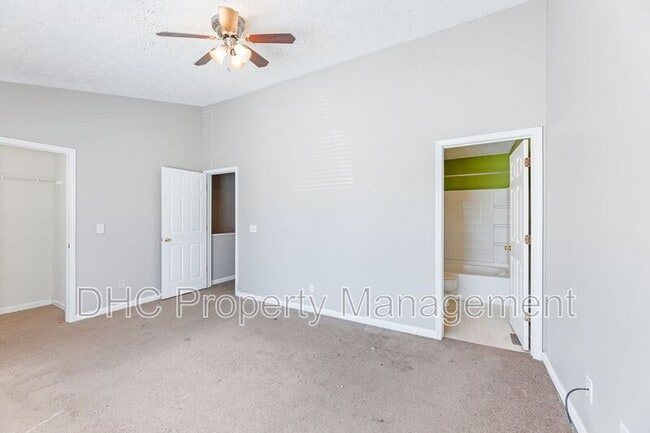 Building Photo - 5607 Strathmoor Manor Cir