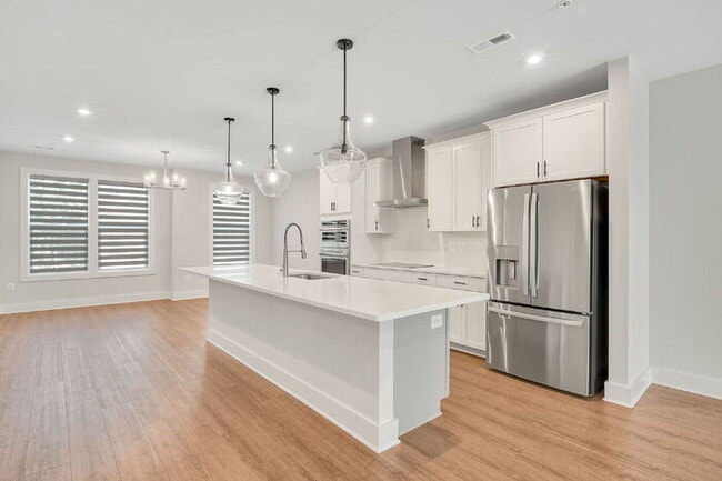 Building Photo - Spacious 3 Bedroom Condo Near VCU & VUU – Most Utilities Included – $3,000/mo