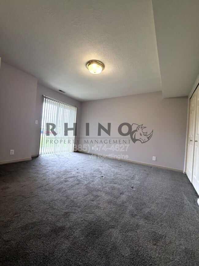 Building Photo - 370 W 4900 S