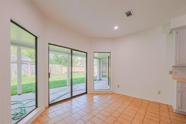 Building Photo - 12922 Ashford Chase Dr