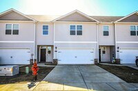 Building Photo - 167 Maple Spg Trl