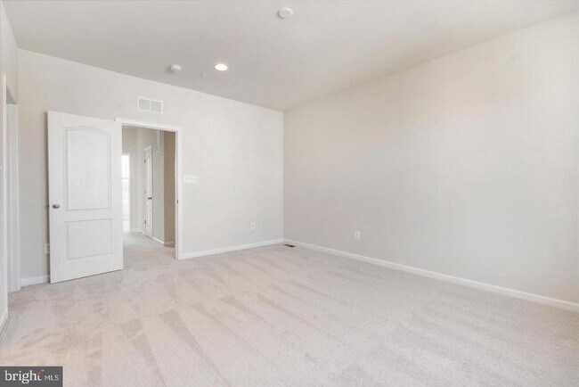 Building Photo - 5911 Garden Walk Dr
