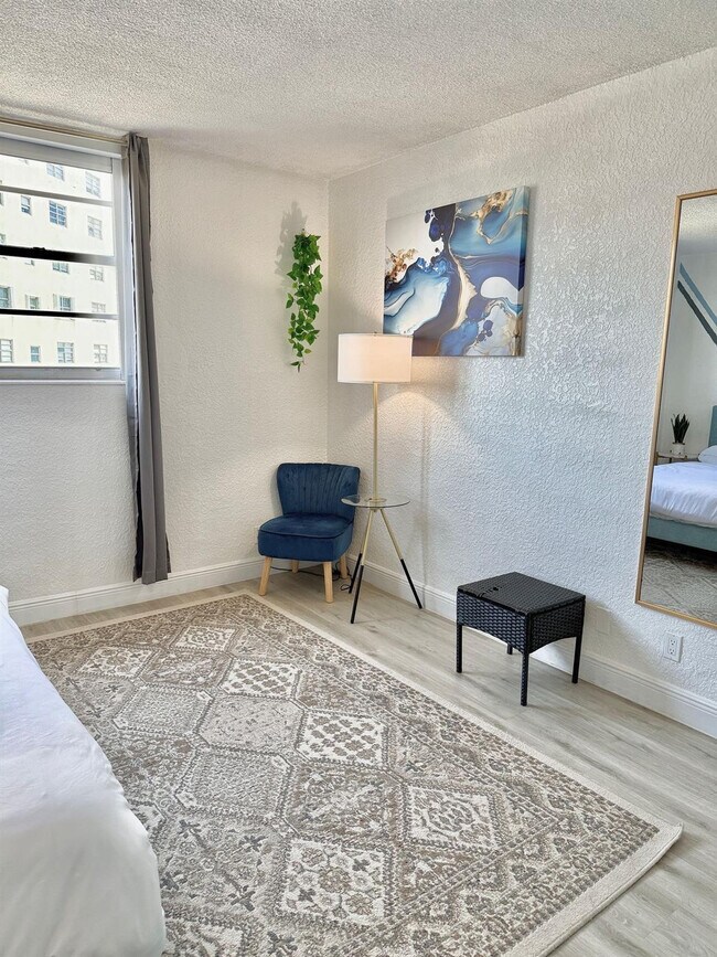 Building Photo - 4001 S Ocean Dr