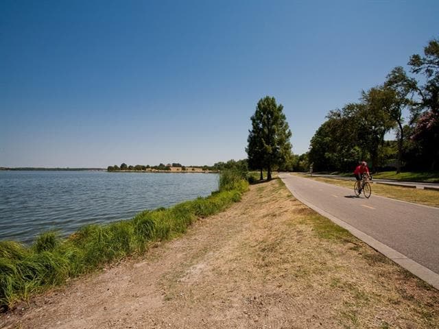 Building Photo - 9443 Waterview Rd