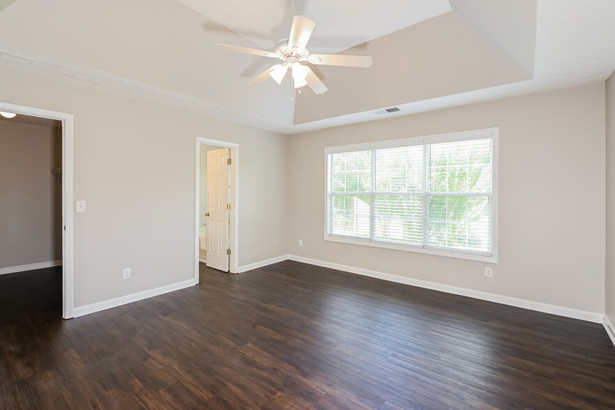 Building Photo - 3810 Biltmore Oaks Dr SE