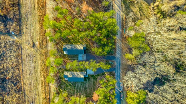Building Photo - 102 Hogan Rd