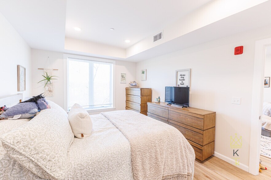 Building Photo - 458 Washington St