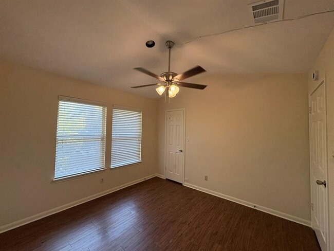 Building Photo - 1504 Cinnamon Path