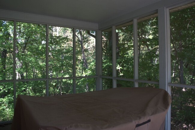 Building Photo - Marvelous 4 Bed 2.5 Bath House In Quarry H...