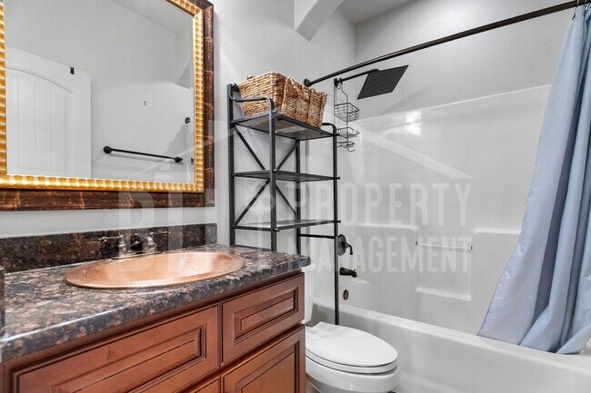 Building Photo - 3 Bedroom/2 Bath Duplex in Stonebridge Vil...