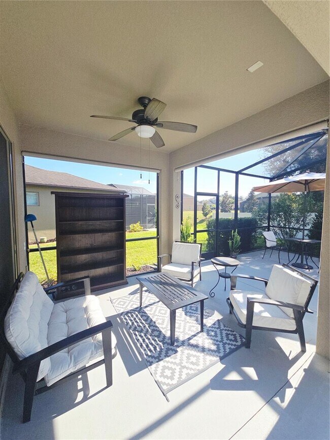 Building Photo - 588 Cantabria Dr