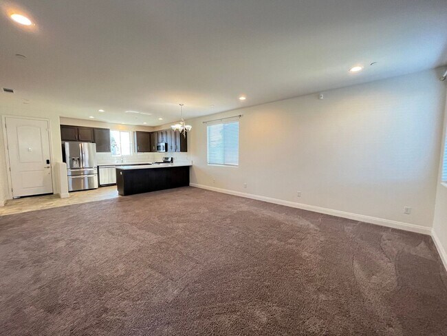 Building Photo - 307 Ninos Dr