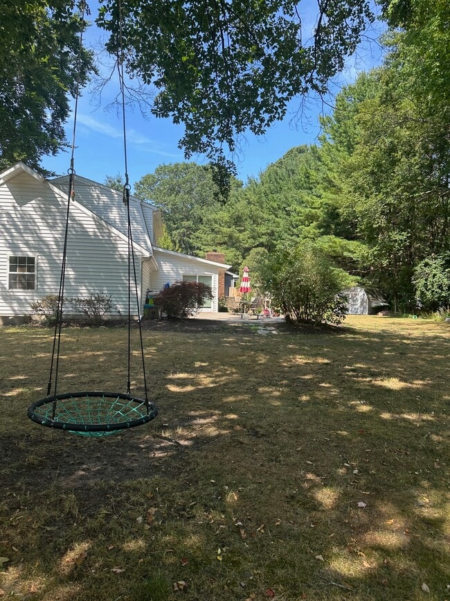 Building Photo - 955 Acorn Dr