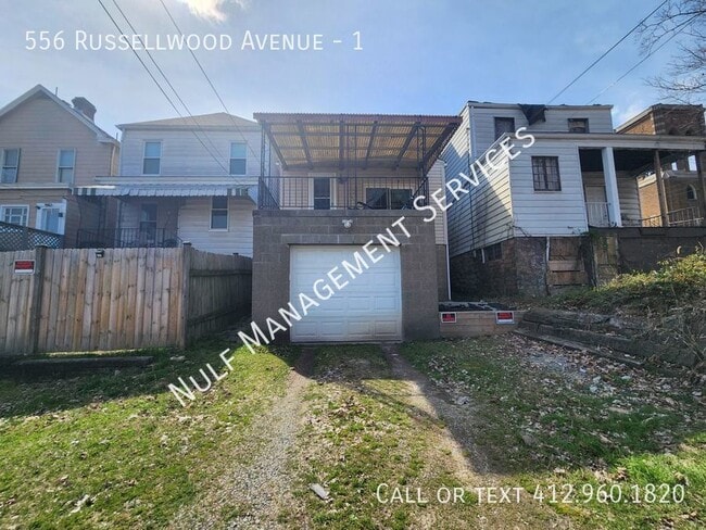 Building Photo - 3 Bed, 2 Bath plus bonus room in McKees Rocks