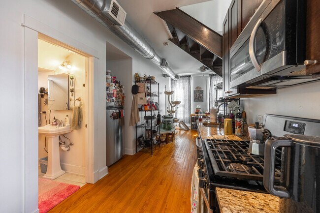 Building Photo - 1643 S Throop St