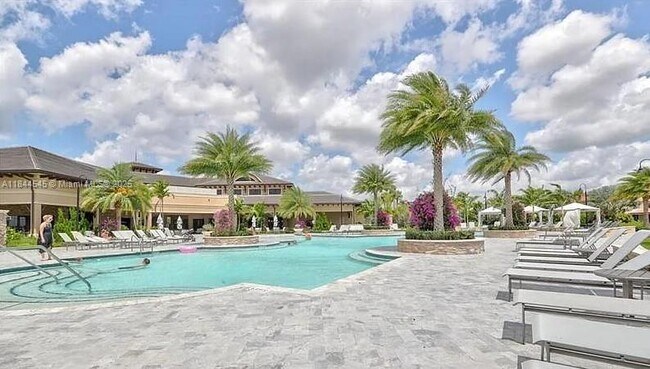 Building Photo - 8855 Watercrest Cir W