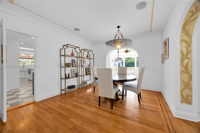 Building Photo - 4504 Alhambra Cir
