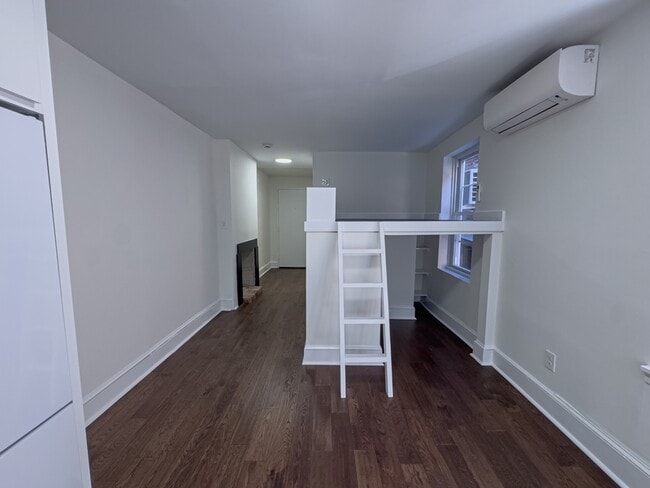 Building Photo - 1832-34 Callowhill St