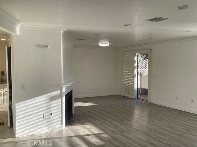 Building Photo - 1830 N Vineyard Ave