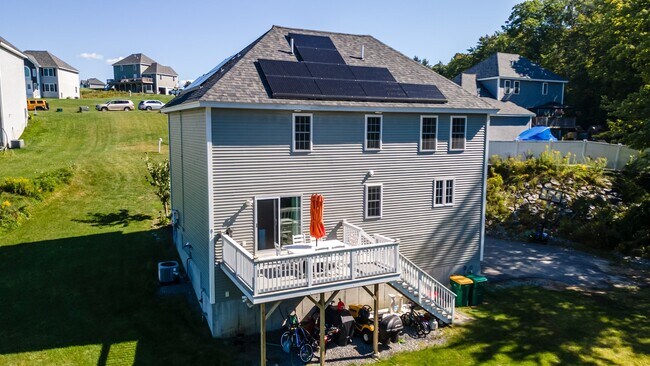 Building Photo - 22 White Pine Dr