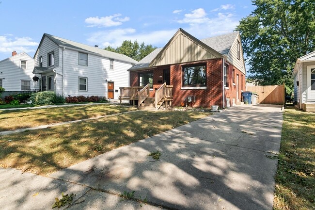Building Photo - 5124 N 41st St