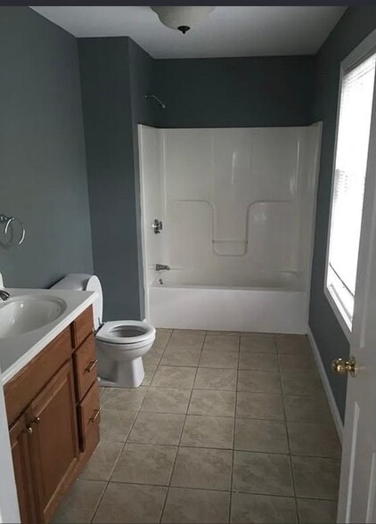 Building Photo - 14 Calef St