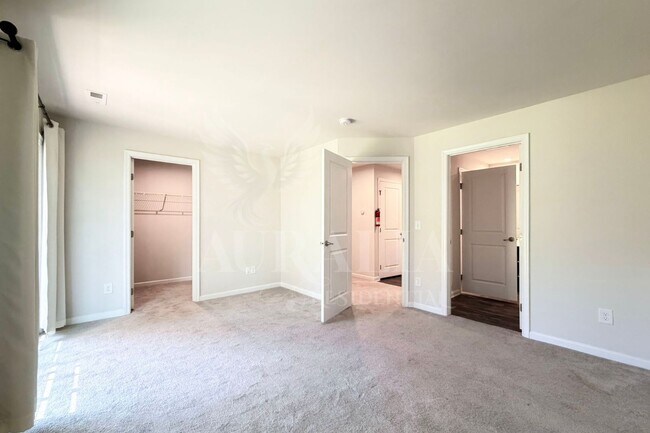Building Photo - 428 Cross Country Way