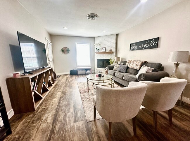 Building Photo - 2512 31st St