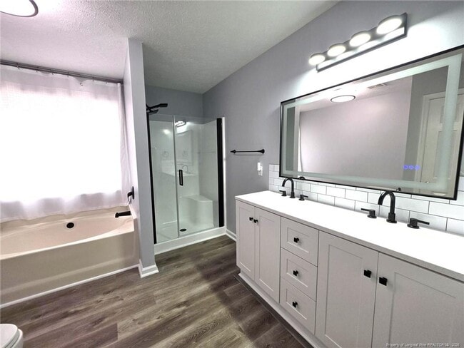 Building Photo - 910 Foxhunt Ln