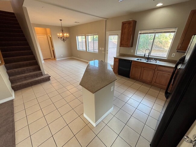Building Photo - Spacious 4BED/3BATH Home Located in North Las Vegas Enjoy Rent-Free Holidays!
