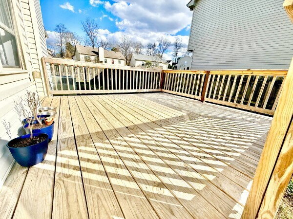 Building Photo - Spacious 3 bedroom 2 bathroom home