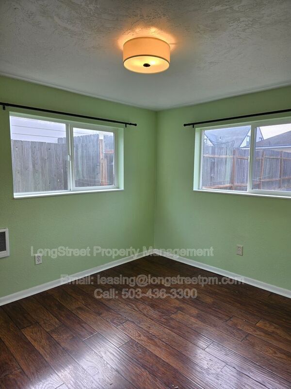Building Photo - 1740 SW 12th Ave