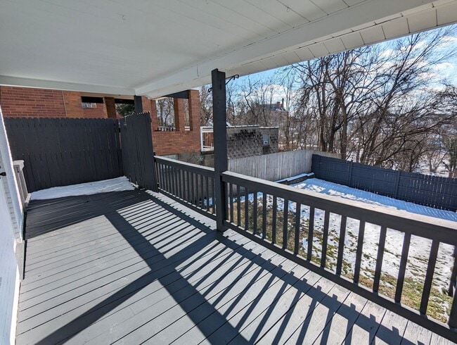 Building Photo - Cozy 2 Bedroom House on quiet street (Mars...