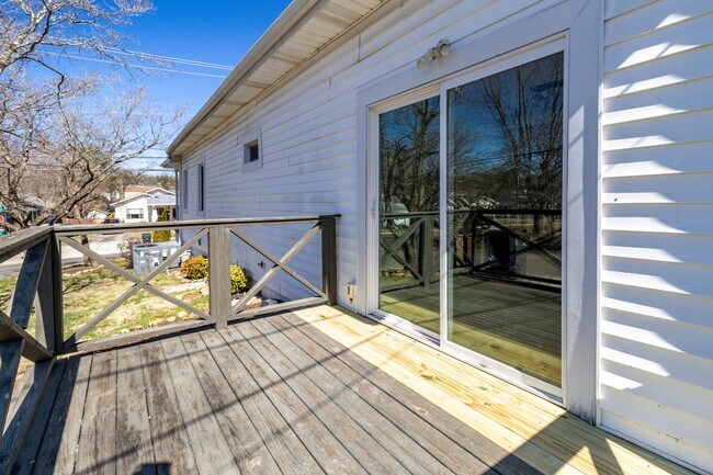 Building Photo - 1900 Edgewood Ave