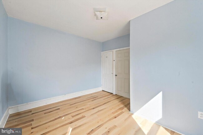 Building Photo - 204 Ripka St