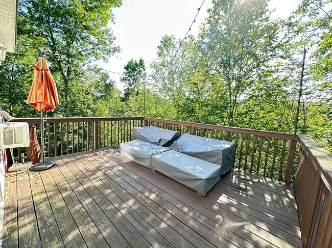 Building Photo - 1094 Porter Dr