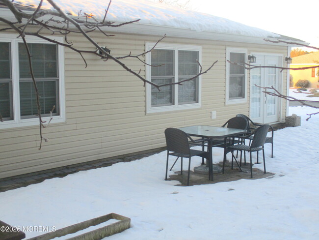 Building Photo - 117 Lions Head Blvd S