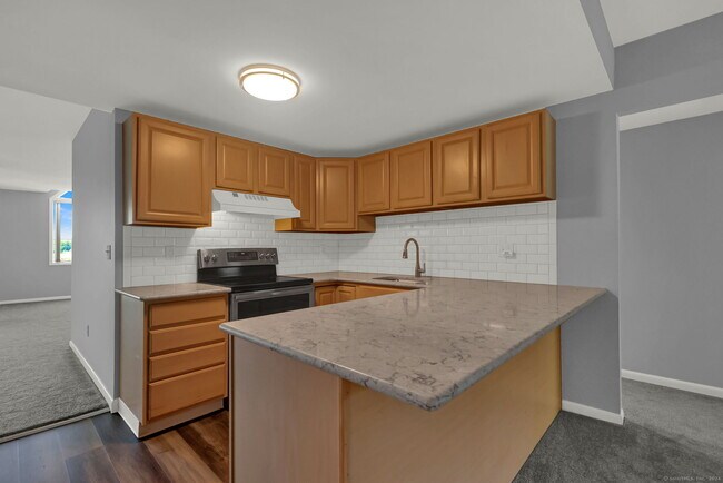 Building Photo - 1128 Windward Rd