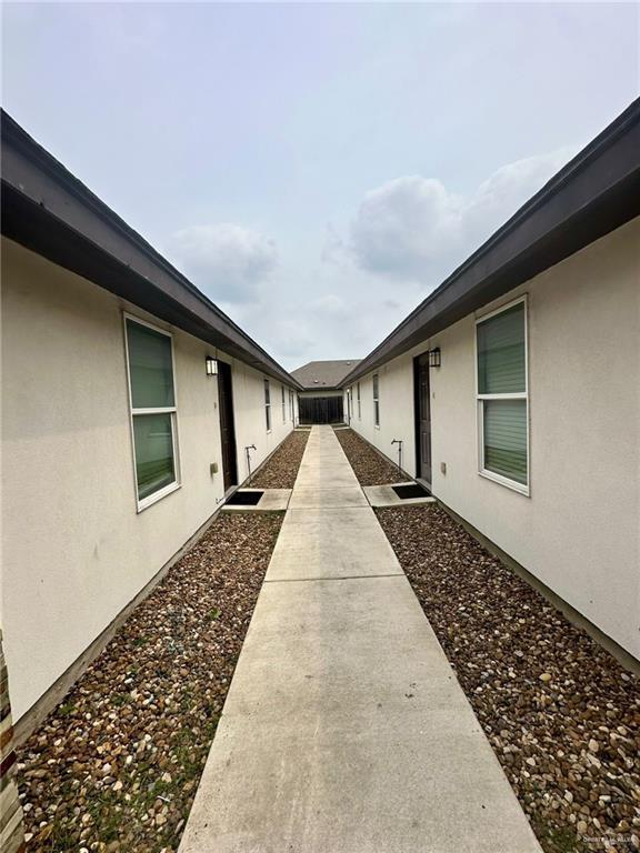 Building Photo - 16 Teak Dr