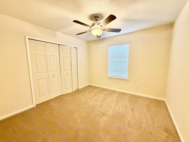 Building Photo - Quiet Cul De Sac Rental