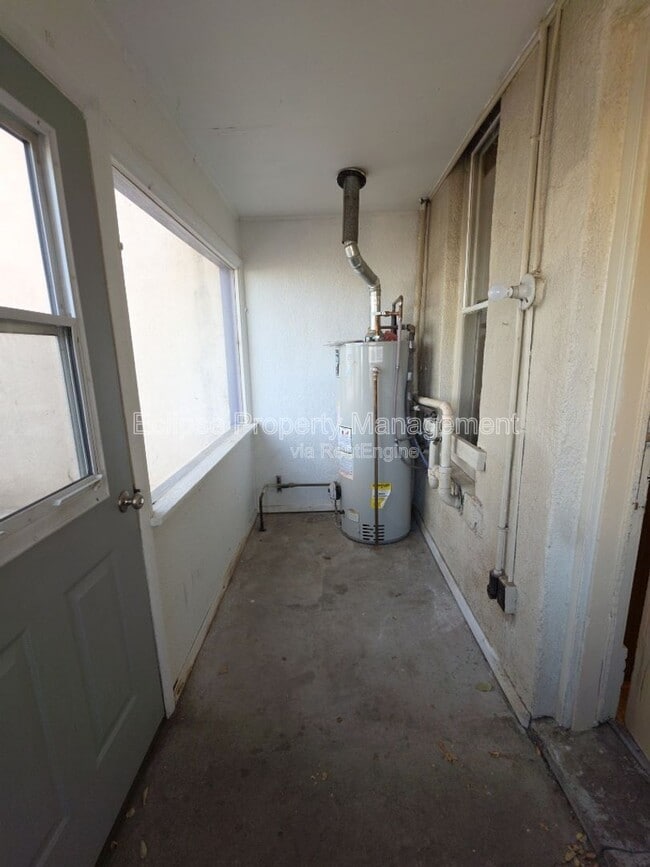 Building Photo - 721 3rd St